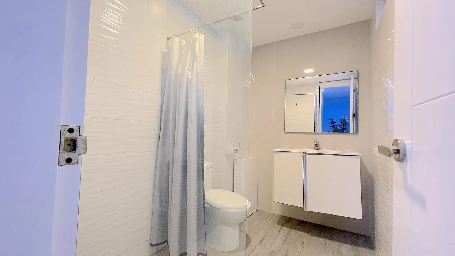 Ducassi Suites Studios Vacation Hotel - Bavaro Beach Club - Wifi - Parking Punta Cana
